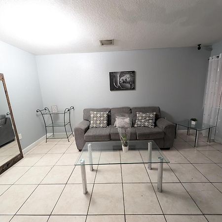 Hostel Milusol Miami Shores Exteriér fotografie